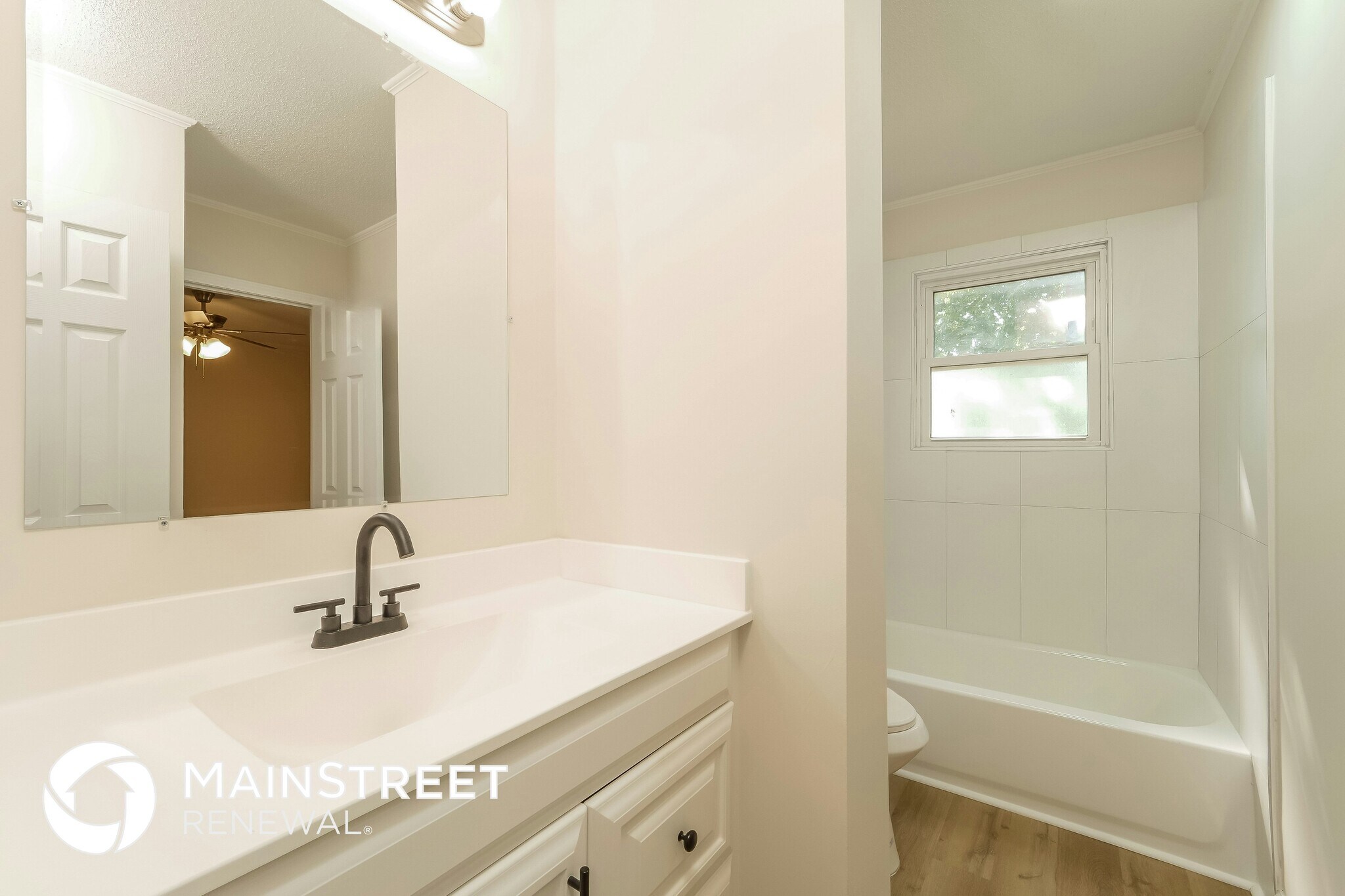 Building Photo - 1109 NE Columbus St