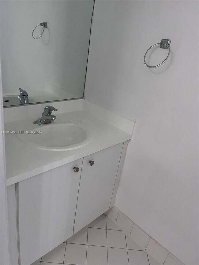 Building Photo - 3355 NE 13th Cir Dr