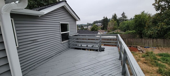 Building Photo - Cozy South Beacon Hill Cottage with 2 bedrooms, bonus room, and large yard with territorial views