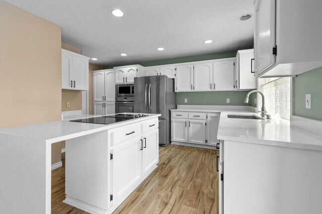 Building Photo - 700 SW 27th Way