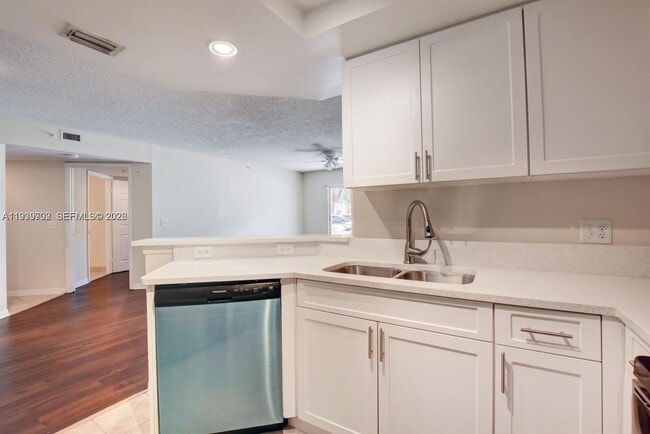 Building Photo - 4159 N Haverhill Rd