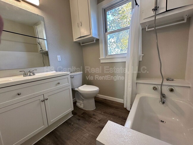 Building Photo - 114 N Missouri Ave