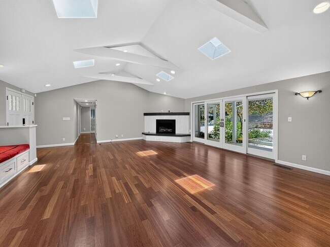Building Photo - Gorgeous Single Level Home with Pool in Alamo Available Now!