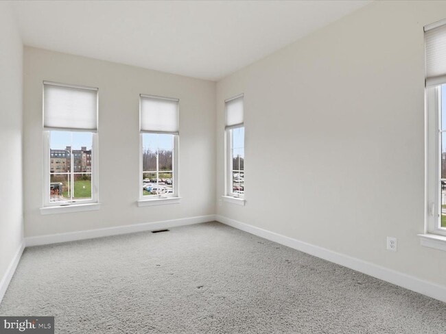 Building Photo - 20305 Savin Hill Dr