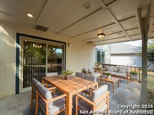 Building Photo - 6734 Honeyridge Ln