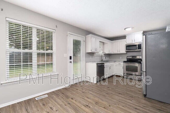 Building Photo - 2414 Lismore Dr