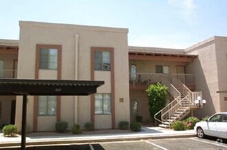 Building Photo - 205 N 74th St