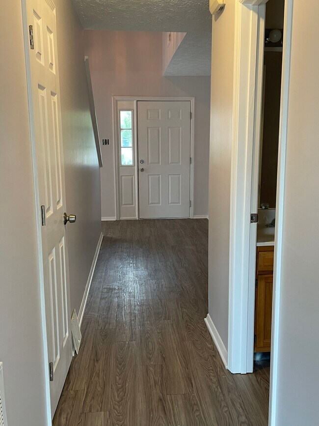 Entrance - 924 Ashley Michelle Ct