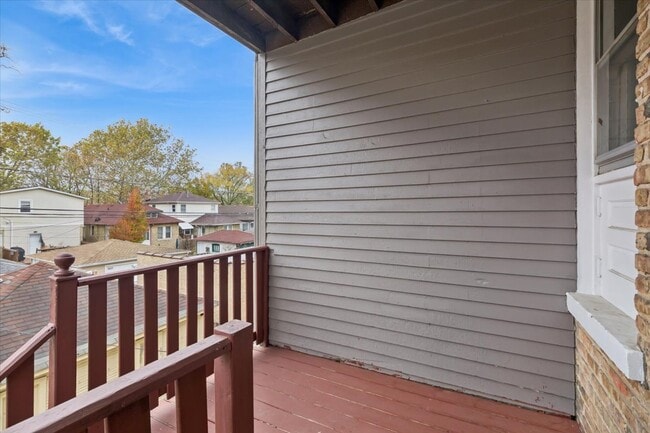 Building Photo - 5412 N Kimball Ave