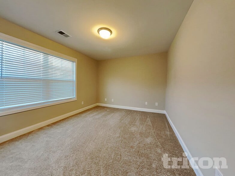Building Photo - 228 Hallmark Cir