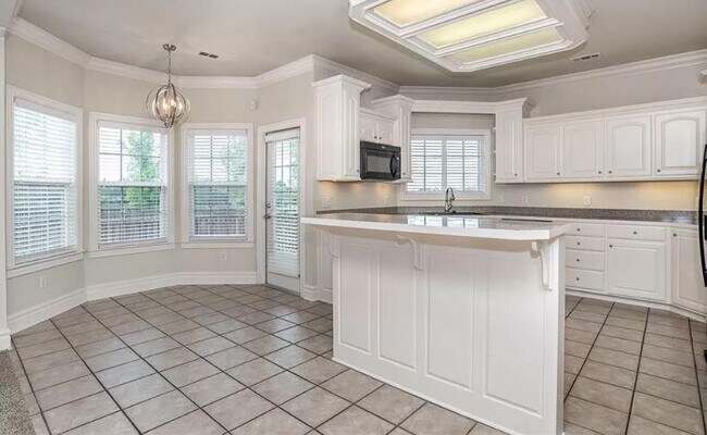 Building Photo - 2028 Cobblestone St