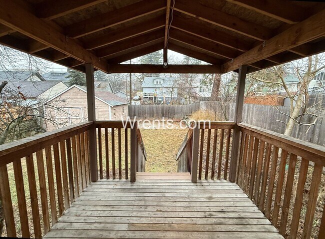 Building Photo - Full of Historic Charm & Character - Perry District  3 Bed/1 Bath Home