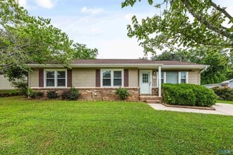 Building Photo - 13935 SW Wyandotte Dr