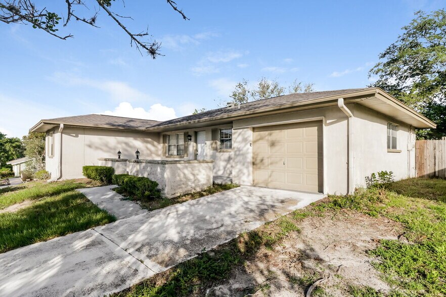 Building Photo - 5105 Chamber Ct
