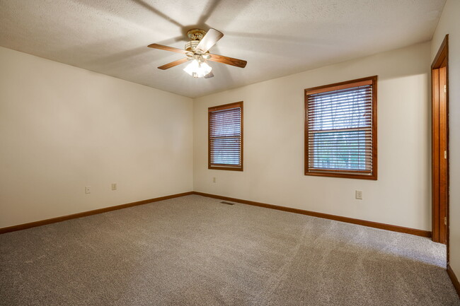 Building Photo - 4527 Williamsport Dr