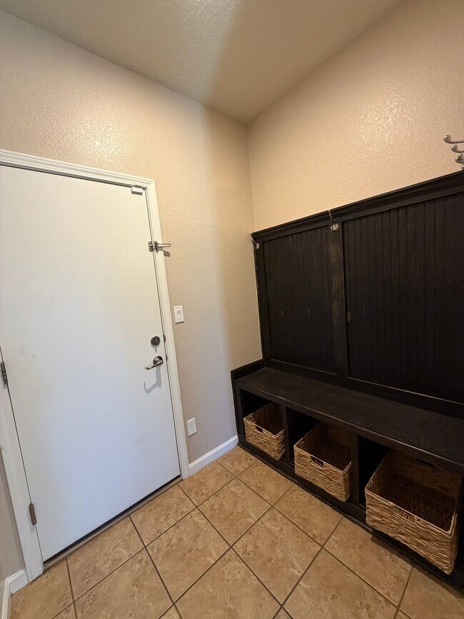 Building Photo - 4 Bedroom + Office Home Available Near Loma Colorado Blvd NE & Broadmoor Blvd NE in Rio Rancho!