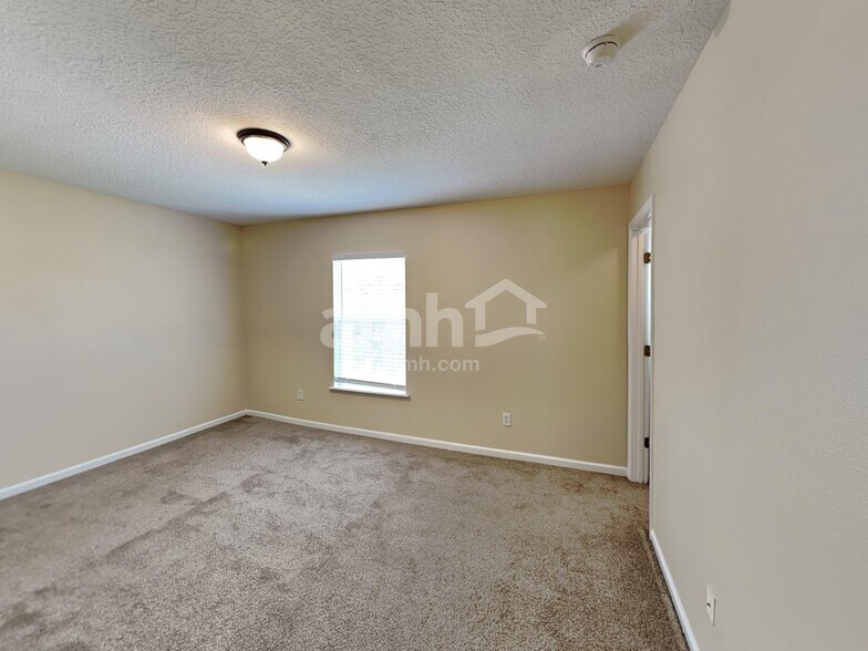 Building Photo - 325 Van Gogh Cir