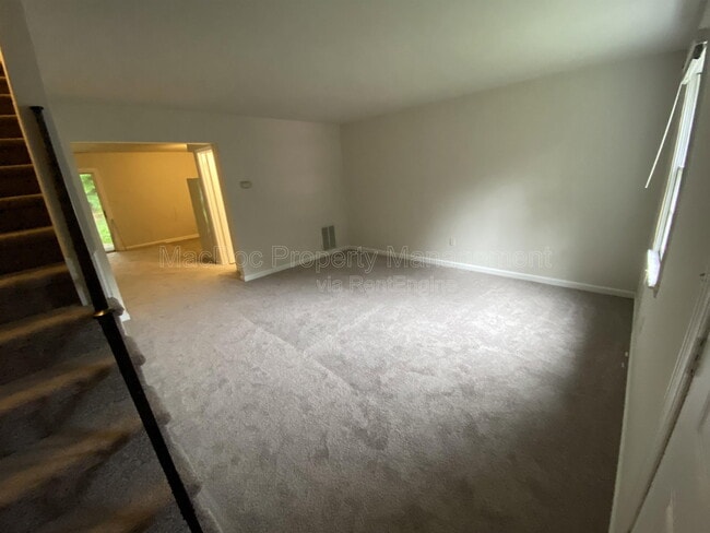 Building Photo - 14 Manchester Ct