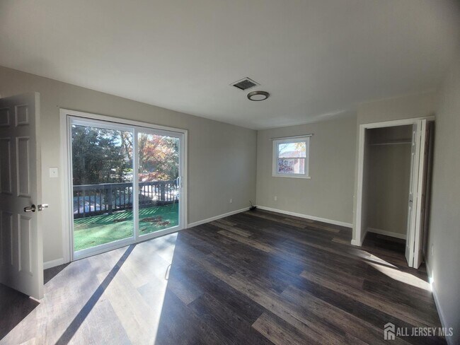 Building Photo - 249 Olsen St