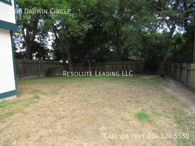 Building Photo - 2308 Darwin Cir