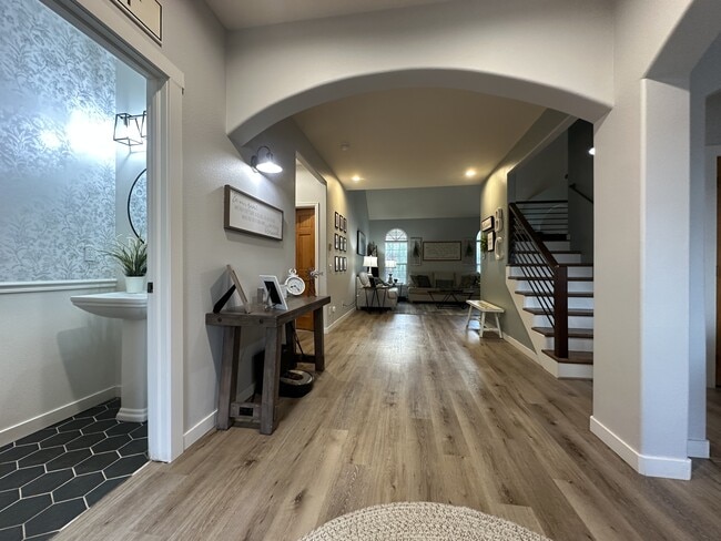 Building Photo - 442 Mediterranean Way