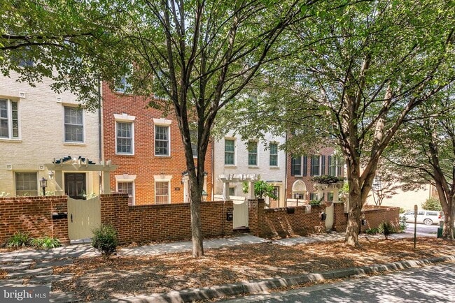 Primary Photo - 205 Ridgepoint Pl