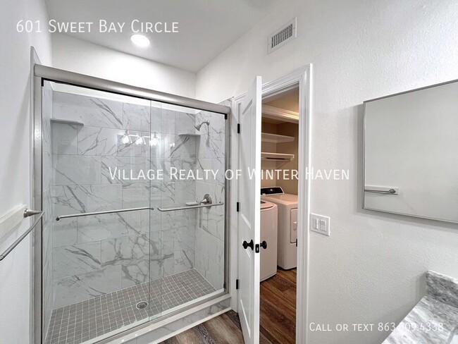 Building Photo - Stunning 2 Bedroom Condo!