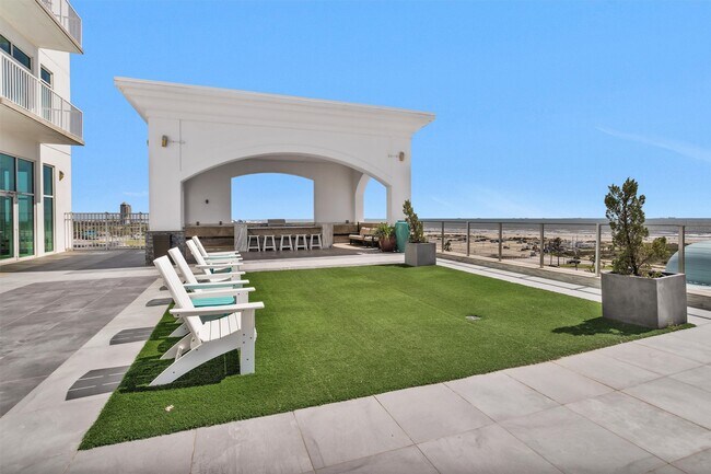 Building Photo - 500 Seawall Blvd