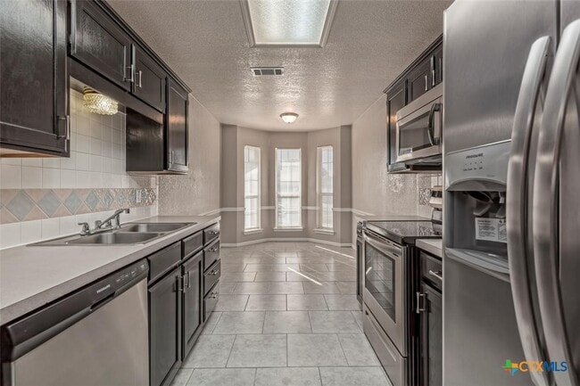 Building Photo - 4107 Fawn Dr