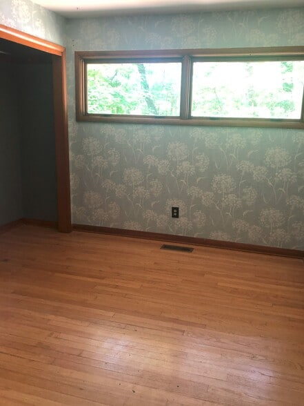 Building Photo - 1784 Crestmont Dr