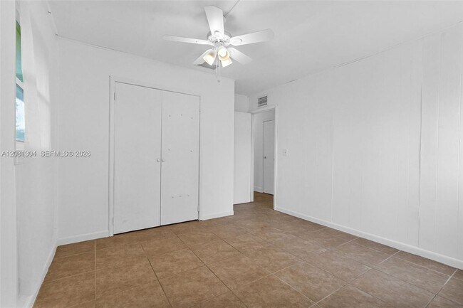 Building Photo - 3541 NW 7th Pl