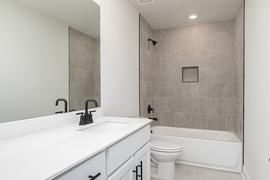 Building Photo - 10 Cantrell Dr