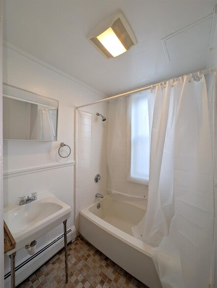 Building Photo - 14 Garrison Ave