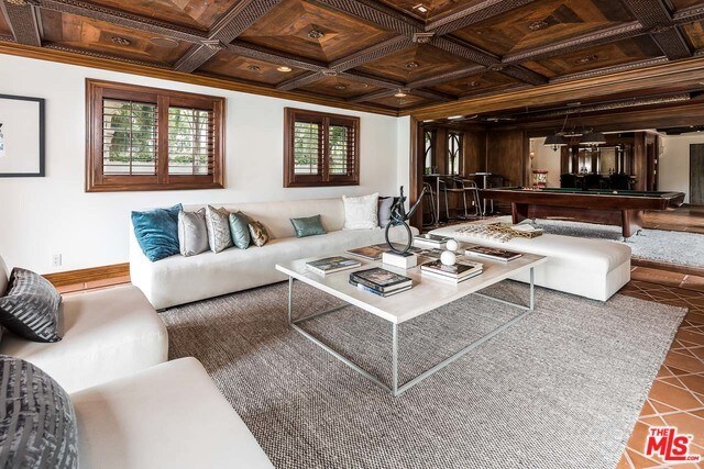 Building Photo - 704 N Arden Dr