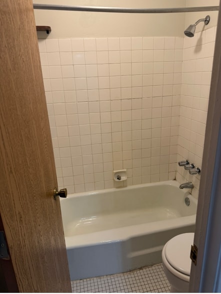 Building Photo - 18 Walnut St