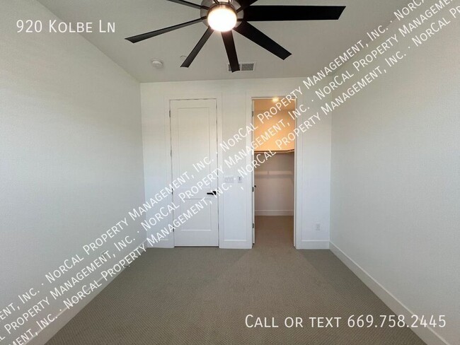 Building Photo - 920 Kolbe Ln