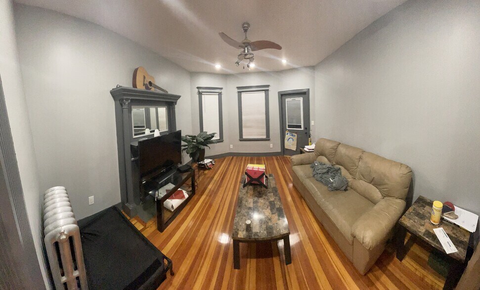 Building Photo - 34 Larchmont St