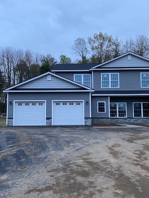 Building Photo - 10 Red Maple Ln