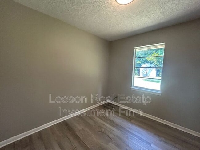 Building Photo - 2107 Orbit Dr