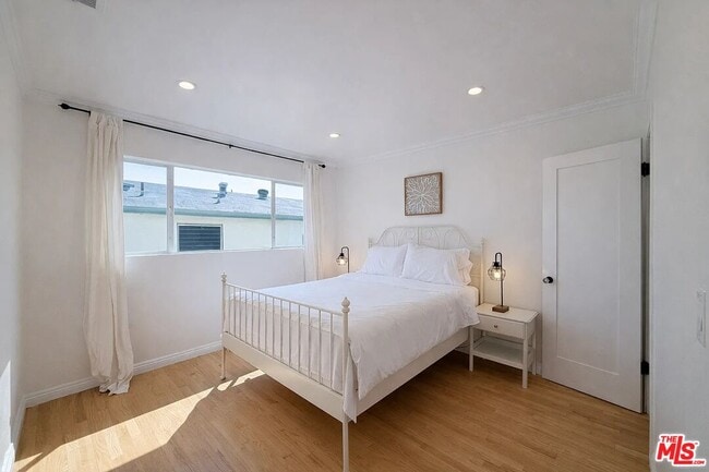 Building Photo - 1033 20th St