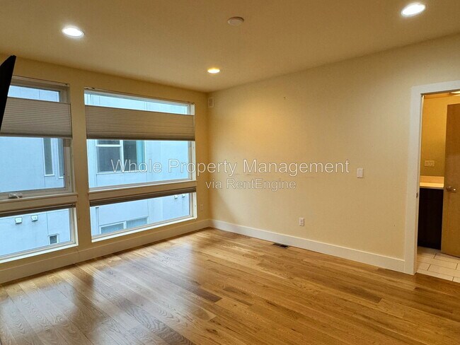 Building Photo - 3032 Zuni St