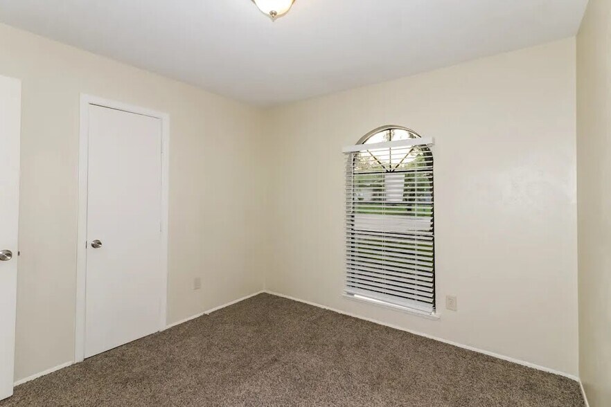 Building Photo - 3810 Coltwood Dr