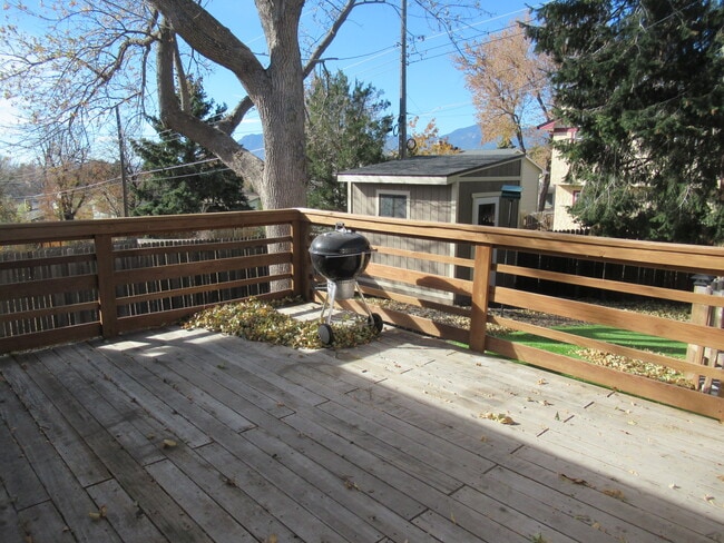 Building Photo - 1410 Auburn Dr