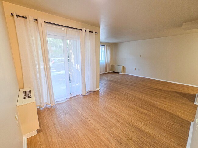 Building Photo - 4555 MacArthur Blvd NW