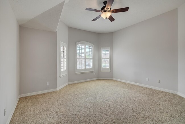 Building Photo - 18422 Windsor Lakes Dr