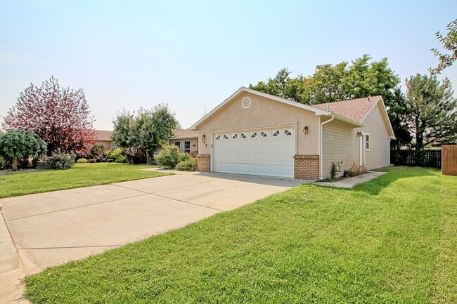 Building Photo - 598 Garnet Dr