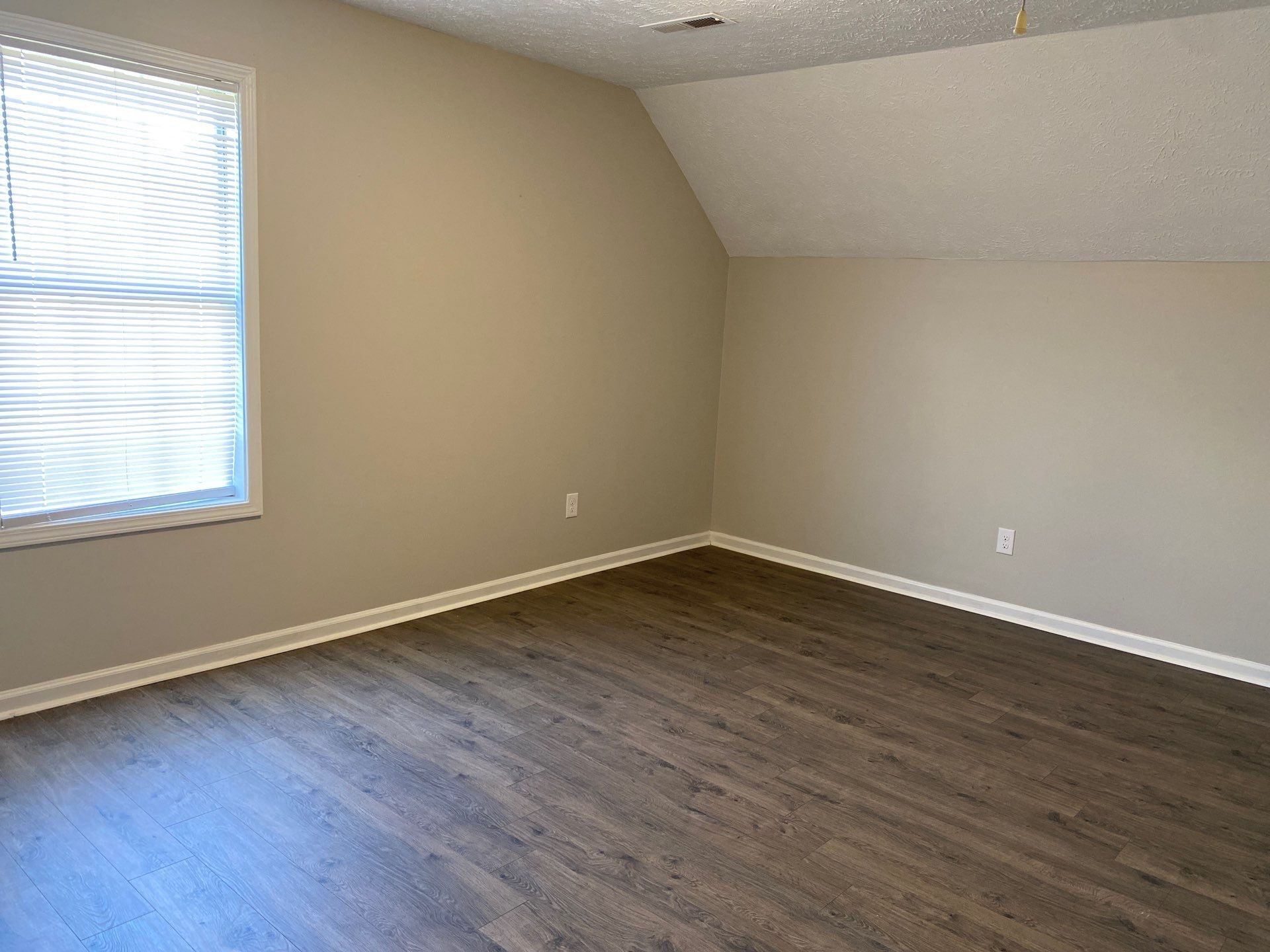 Building Photo - 255 Foxworth Dr