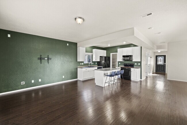 Building Photo - 2217 Inspiration Ln
