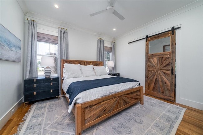 Building Photo - Fully Furnished Home In The Groves