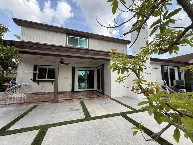 Building Photo - 14853 SW 42nd Ln